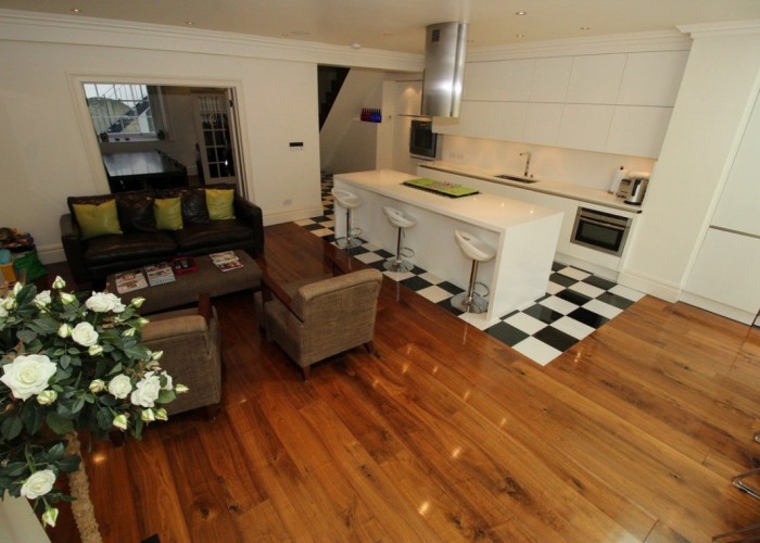 4. Kitchen (Cream or White units)
