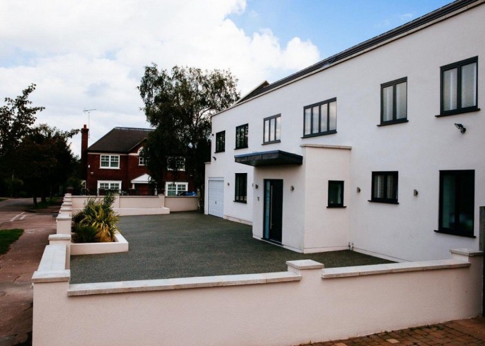 24. House / Cottage Exterior