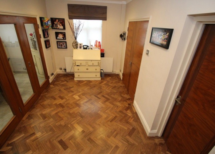 15. Hall