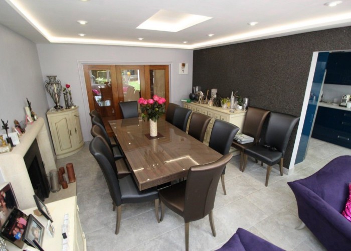 10. Diningroom