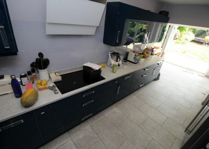 8. Kitchen (Coloured units)