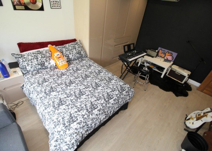 25. Bedroom (Double)