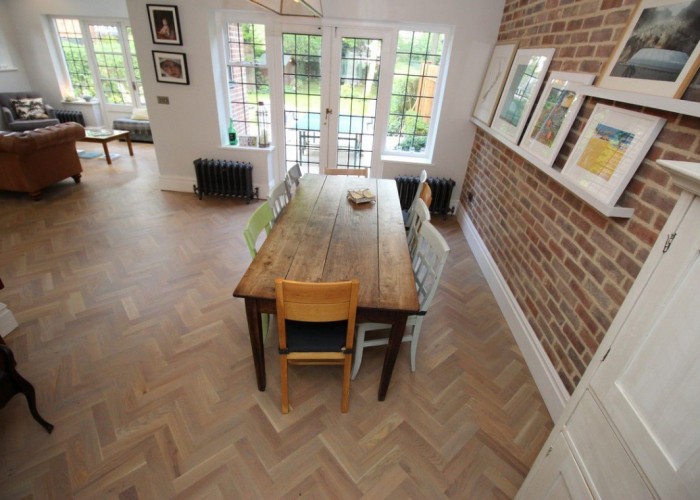 11. Diningroom