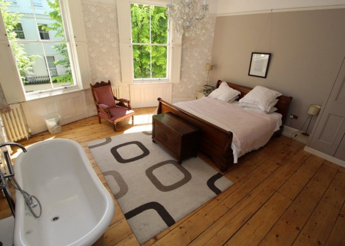 23. Bedroom (Master/En-Suite)