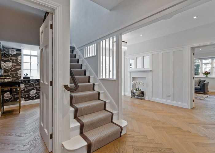 19. Stairway / Staircase