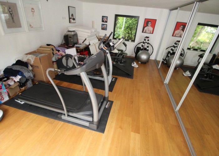 18. Gym