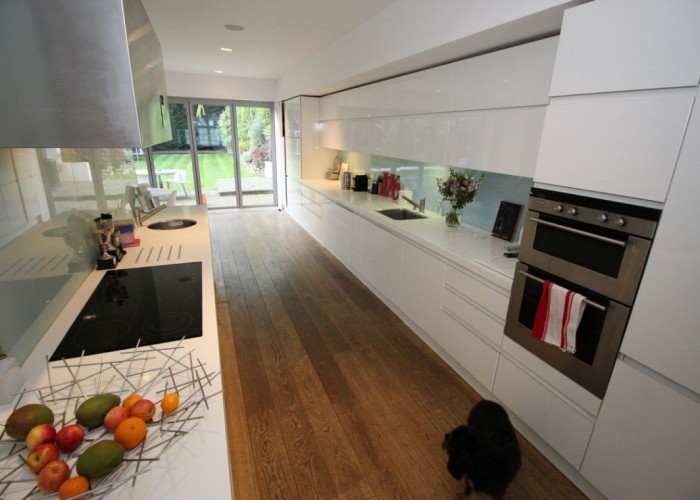 6. Kitchen (Cream or White units)
