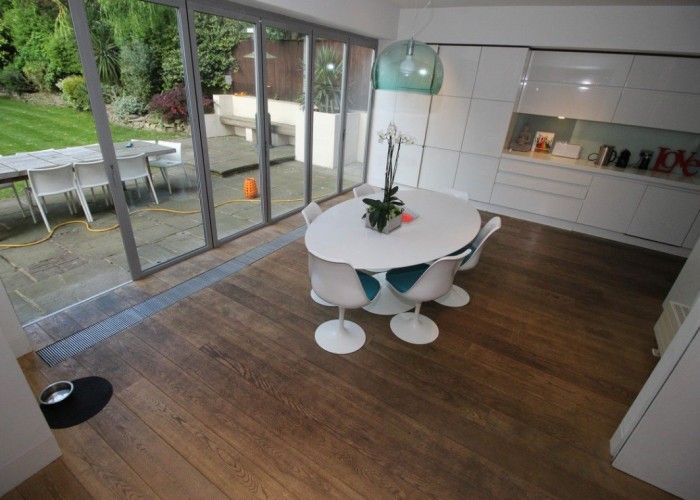 9. Diningroom