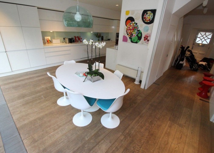 7. Diningroom