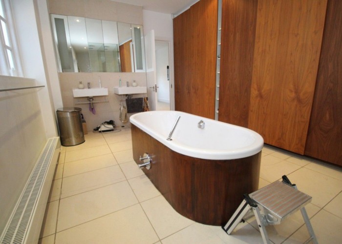 25. Bathroom