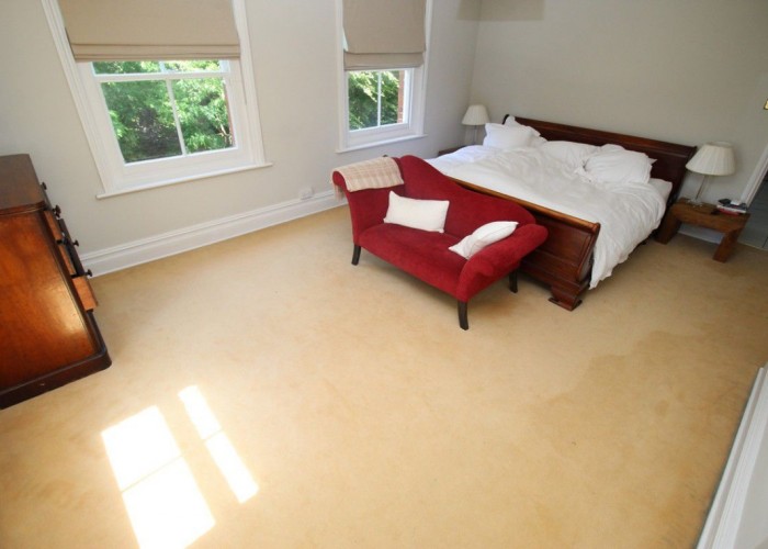 18. Bedroom (Master/En-Suite)