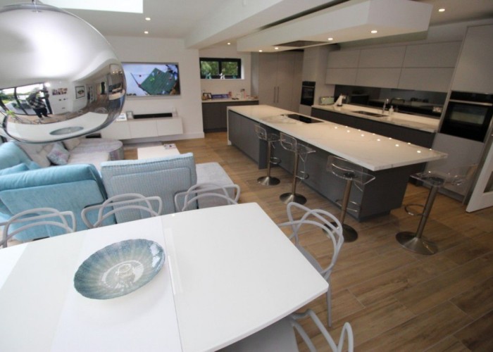 6. Kitchen (With Island)