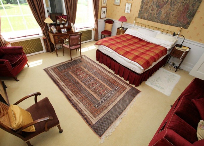 37. Bedroom (Master/En-Suite)