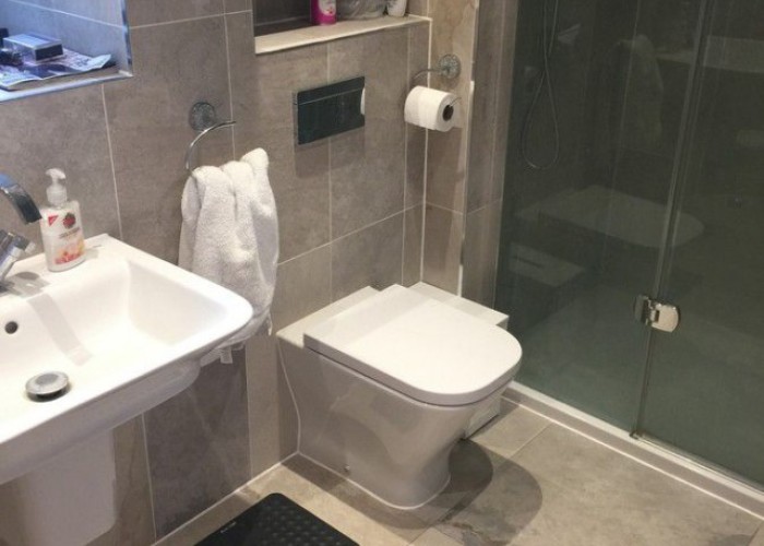 40. Shower Room