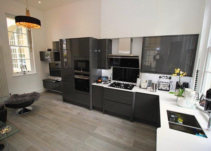 9. Kitchen (Coloured units)