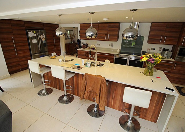 6. Kitchen (With Island)
