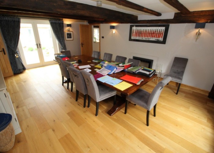 15. Diningroom