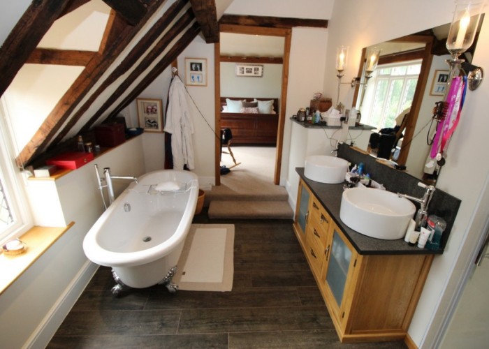 36. Bathroom, Bathroom (Roll Top)
