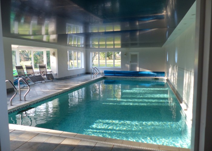 18. Swimming-pool