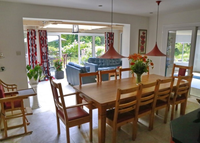 7. Kitchen With Table