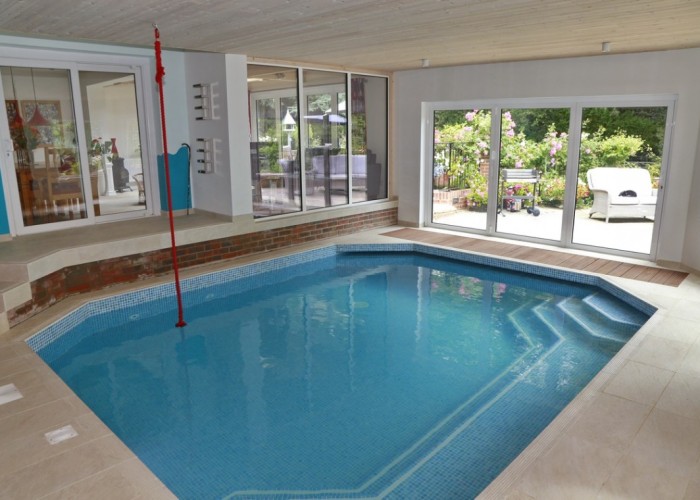 22. Swimming-pool
