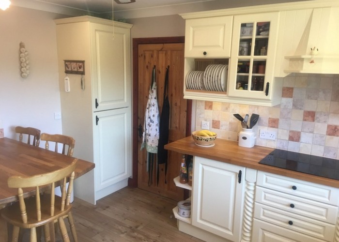 9. Kitchen With Table