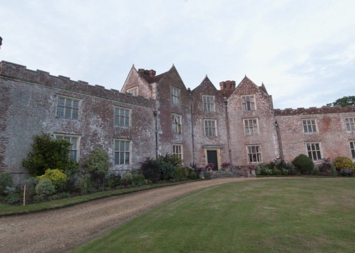 1. House / Cottage Exterior