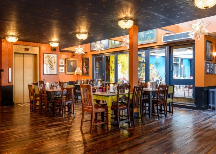 1. Pub / Bar