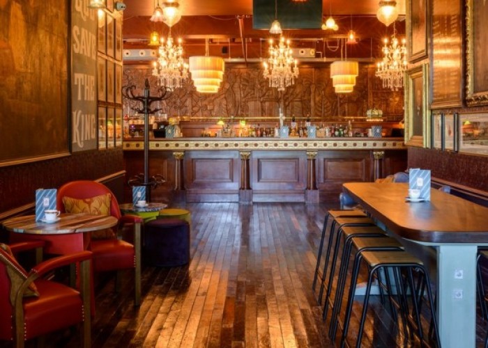 4. Pub / Bar