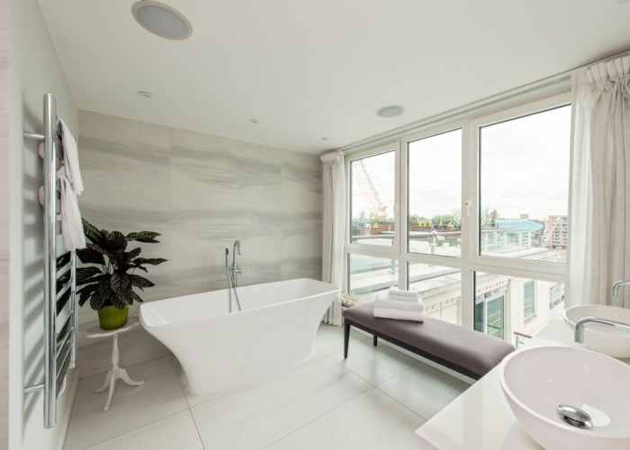 11. Bathroom (Roll Top), Bathroom (2 sinks)