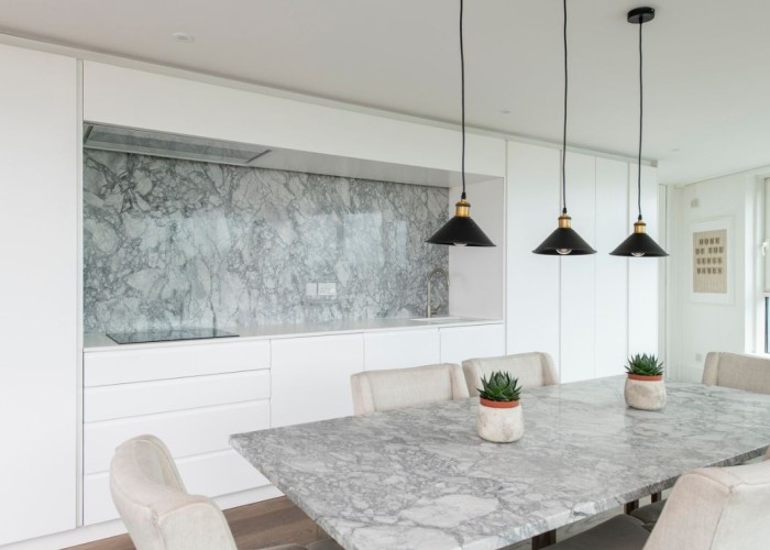 6. Kitchen, Diningroom, Kitchen (Cream or White units)