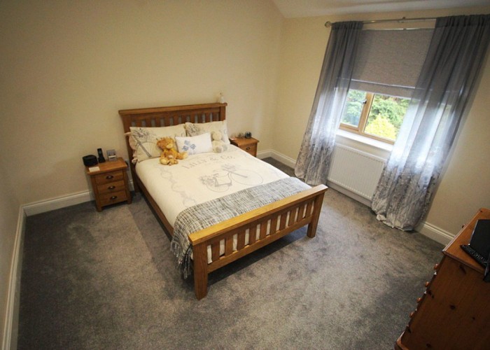 13. Bedroom (Master/En-Suite)