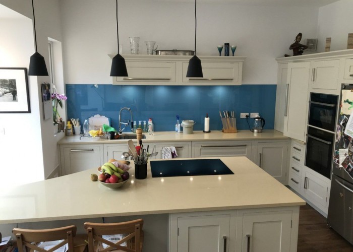 2. Kitchen (With Island)