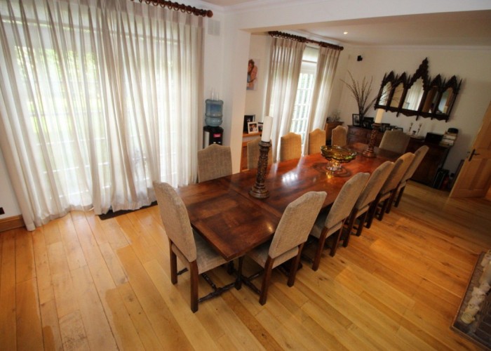 10. Diningroom