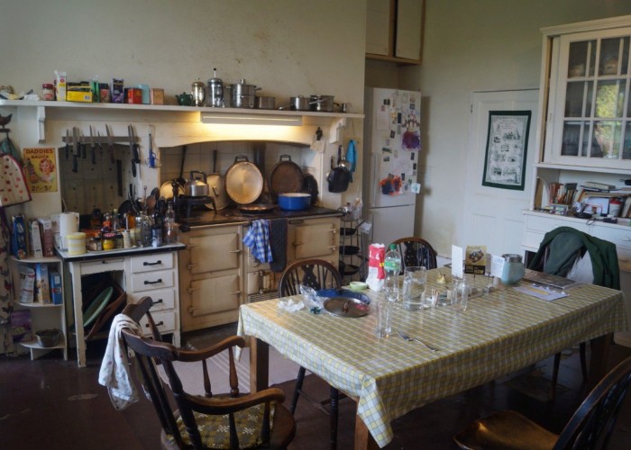 8. Kitchen (Rustic)