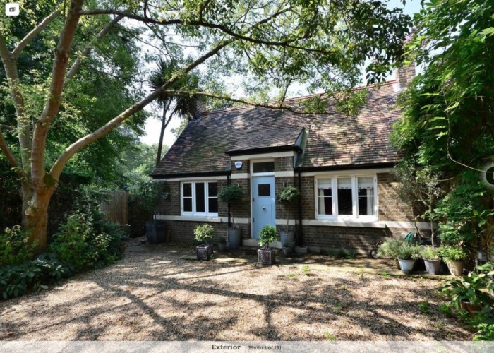 36. House / Cottage Exterior