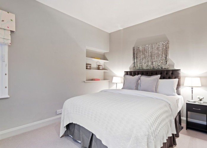 13. Bedroom (Master/En-Suite)