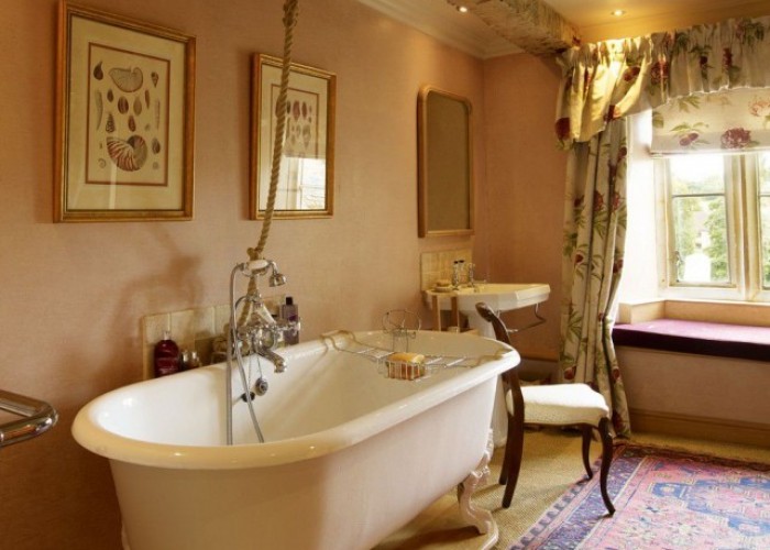 20. Bathroom, Bathroom (Roll Top)