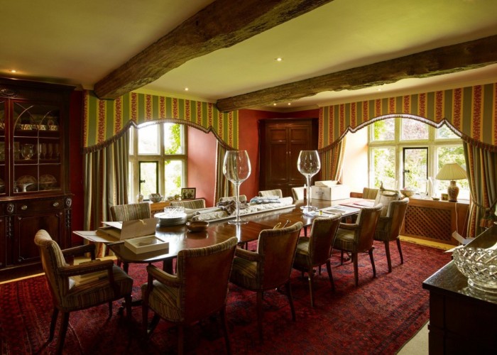 12. Diningroom