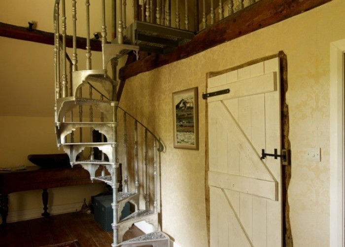 27. Stairway / Staircase