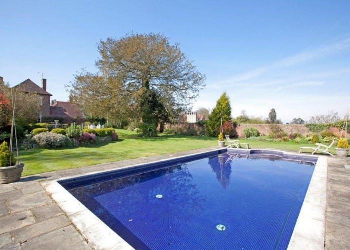 31. Swimming-pool
