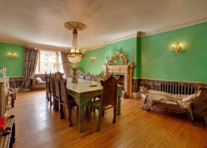 11. Diningroom