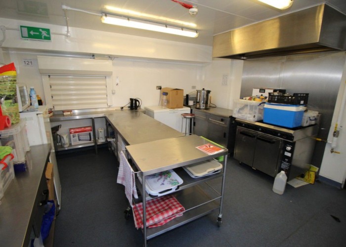 16. Kitchen (Commercial)