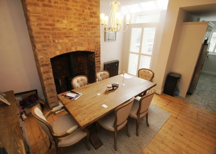 7. Diningroom