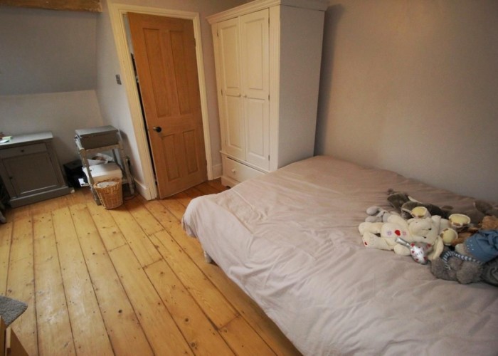 25. Bedroom (Master/En-Suite)