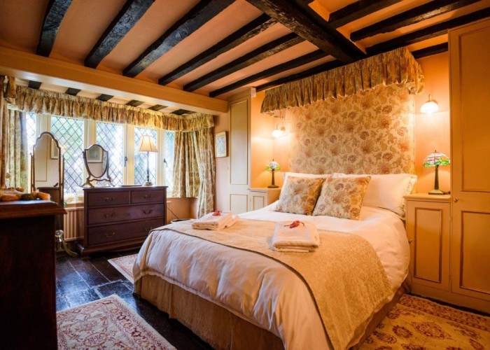 12. Bedroom (Double)