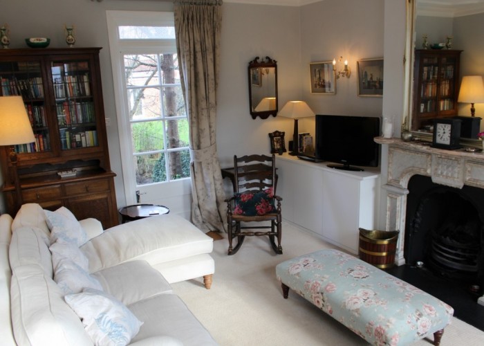 2. Livingroom