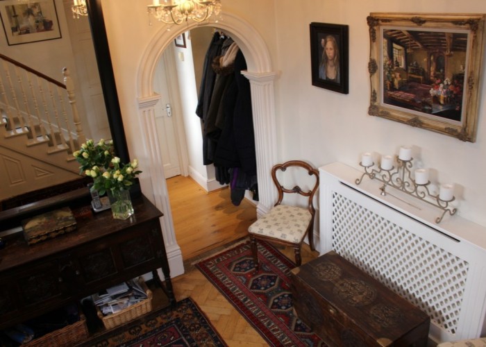 15. Hall