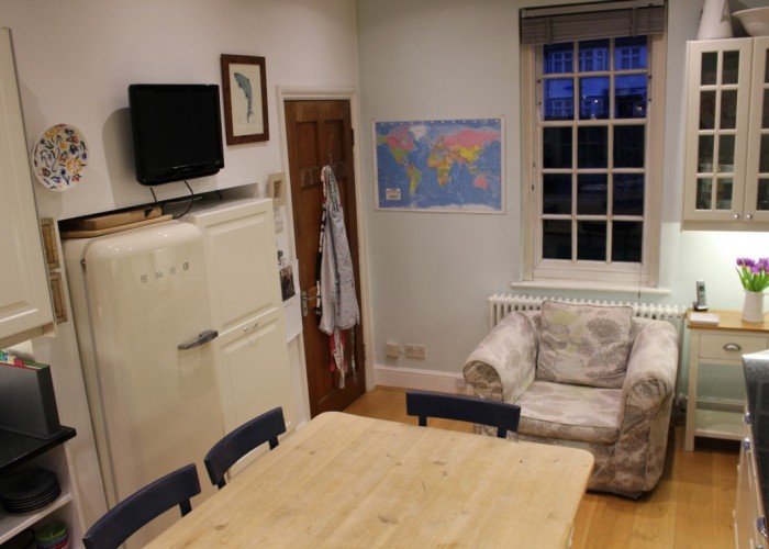7. Kitchen With Table