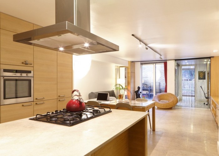 1. Kitchen (Wooden Units), Kitchen (Gas Hob)